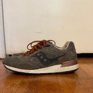 Saucony Men's Dark Gray and Brown Sneakers